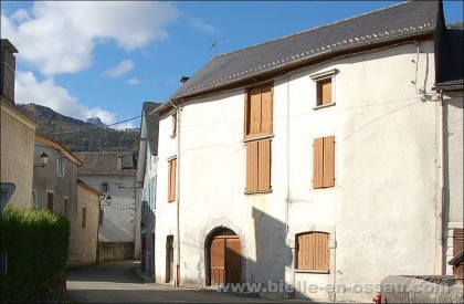 Photo de Bielle - Rue du Château - Nov. 2008