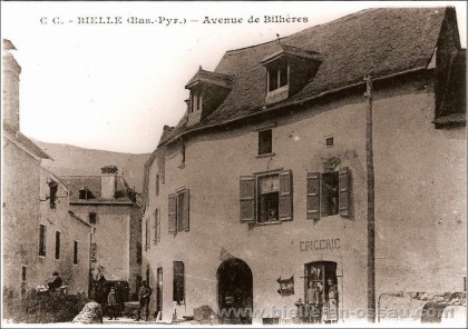 Carte Postale Ancienne de Bielle - Env. 1900