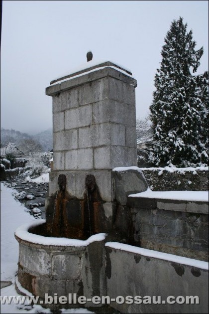 La fontaine du bas