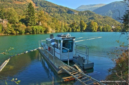 Bateau sur le lac de Castet