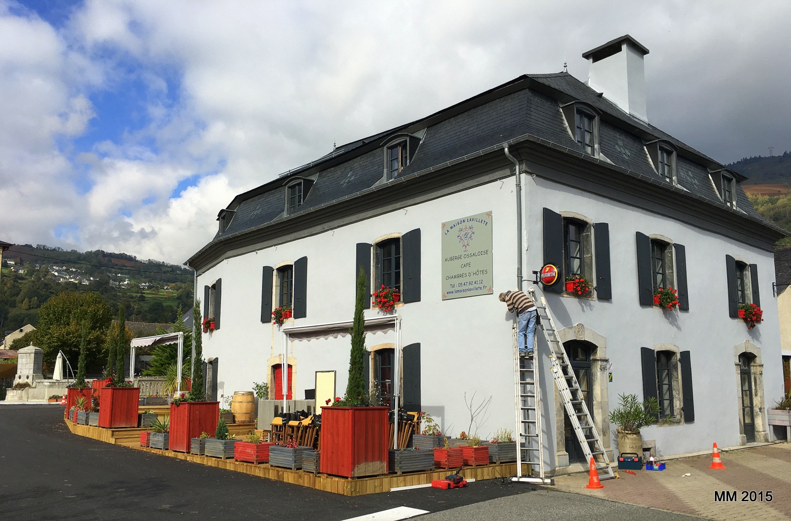 Auberge ossaloise, café, chambres d'hôtes à BIELLE - La Maison Lavillete